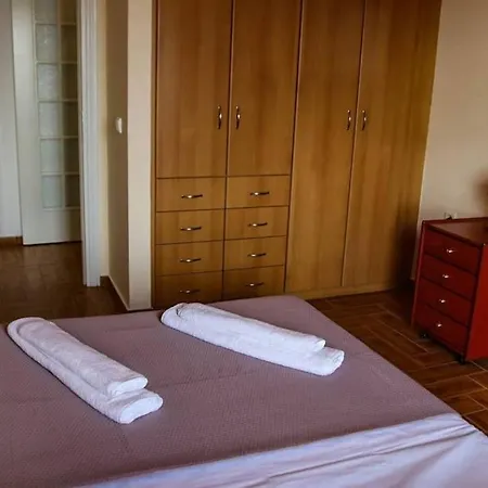 House In Euboea * Politiká