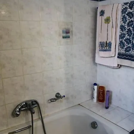 House In Euboea * Politiká