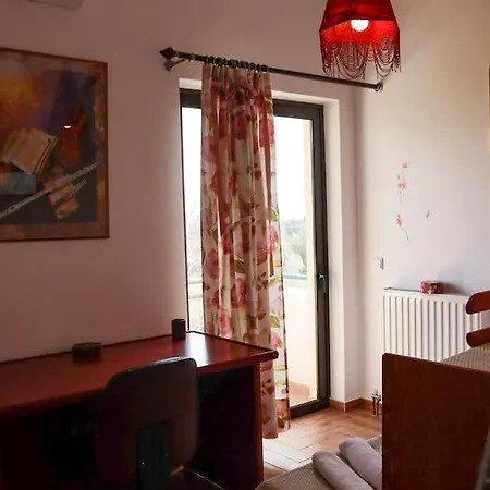 House In Euboea Politiká