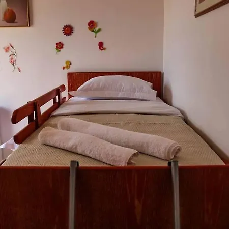 House In Euboea * Politiká