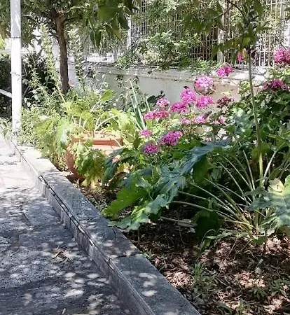 House In Euboea Politiká